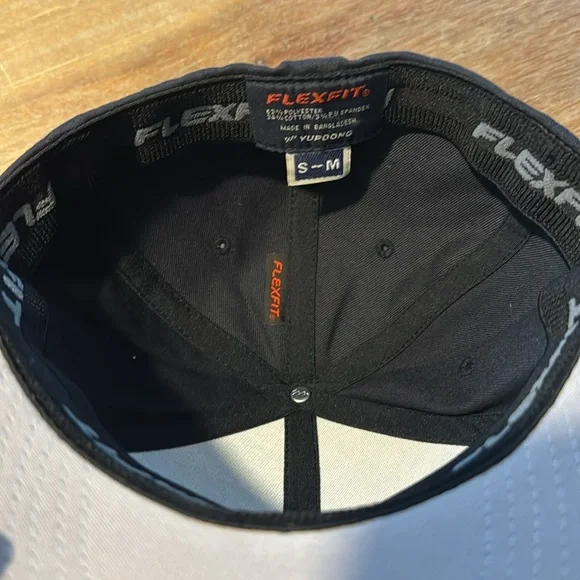 Brand New Cozy Earth Navy Hat - Picture 4 of 5